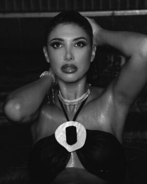 Mélanie Dedigama Instagram - 🔥🔥🔥

.

Shooting for @faddy_magazine_usa 
Photographer : @stefanierenoma 
Beauty : @dorianjollet 
Styling : @audrey.jehanno 
Editing : @raphael_say 
Place : @sinnerparis 

.

#newyork #magazine #beauty #blackandwhite #shooting #edit
