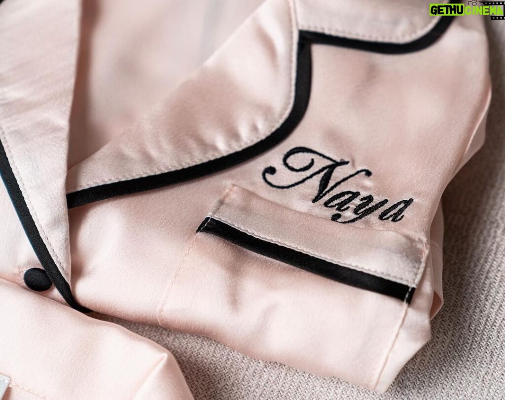 Mélanie Dedigama Instagram - Ma mini moi 💞 . J’aime trop cette photos j’adore nos pijamas 💗 . . #babylove #mamaninlove