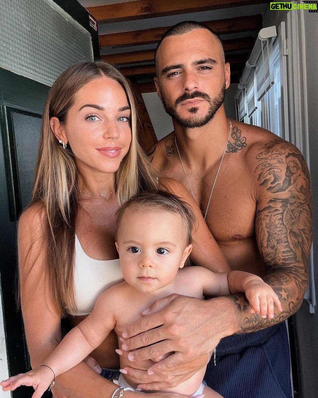 Maddy Burciaga Instagram - Après un Eté incroyable il est temps pour nous de rentrer ✈️🇦🇪🏠 Pour l’occasion j’ai décidé de faire gagner : 🎁 UN VOYAGE à DUBAI pour 2 personnes ⭐️ 5 nuits dans un hôtel 5* 🍴 Petit Dejeuner inclus 🎉 Félicitation @cloe_sm_ ❤️ Pour participer il suffit d’etre abonné à ma page et suivre @mesvacancesadubai qui va s’occuper de tout pour vous 🙏🏼 Taguer la personne de ton choix en commentaire et repartager le concours en story pour encore plus de chance lors du tirage au sort 🍀 Résultat le 27 septembre en story a 20h 🕦 Voyage valable 1 an hors dates suivantes ( 15 décembre au 10 janvier ) Bonne chance à tous ❤️ #publicité