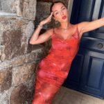 Maddy Burciaga Instagram - 💃🏼 Ma robe vient de chez @sheinfrance_ Reference : 15540483 #FirstDayVibes #backtoschool La collection pour la rentrée est arrivée foncez !! Avec le code 23MADDY vous avez -15% à partir de 29 d’achats ou -20% des 69 d’achats ❤️ #SHEINpartner