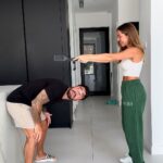 Maddy Burciaga Instagram - Petit jeu à faire à la maison qui peut vite partir en dispute 🤣 Identifie en commentaire la personne avec qui il faut absolument que tu joues !