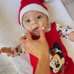 Maddy Burciaga Instagram - Joyeux Noel a Tous ❤️🎅🏼 Notre plus beau cadeau c’est TOI…👶🏻 Trop d’amour pour ce petit Papa Noël 🥺 France