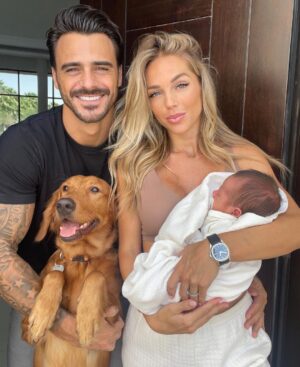 Maddy Burciaga Instagram - La Famille SAMAT s’agrandît 🥹🤍
2022-2021 👶🏻 Welcome ANDREA 👶🏻