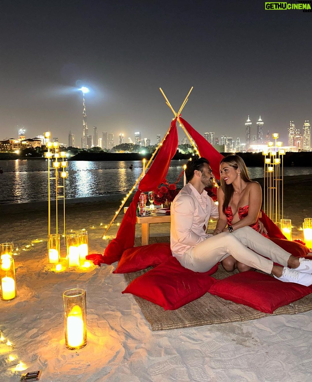 Maddy Burciaga Instagram - Happy Valentine’s Day ❤️🌹 Je t’aime ma moitié @benji_samat pour toujours ♾️ ps : la dernière photo c’est ma favorite 🙊👀 Dubai, United Arab Emirates