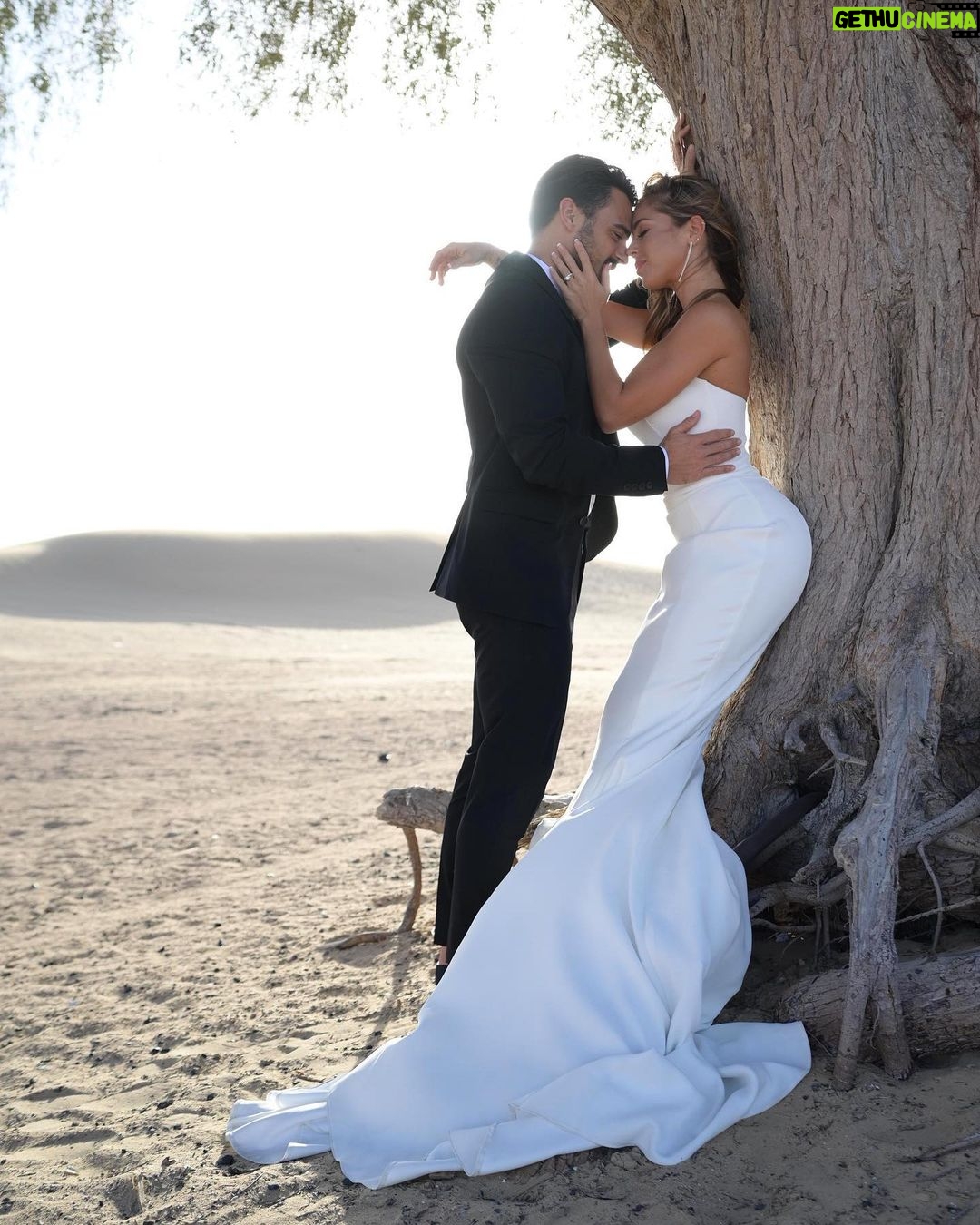 Maddy Burciaga Instagram - 1 an de Mariage ❤️ 3/02/2022💍 Et dire que la veille on apprenait que nous attendions notre premier enfant 🥹👶🏻 Aujourd’hui toujours autant d’amour et même plus encore et pour toujours ❤️ Dubai, United Arab Emirates