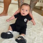 Maddy Burciaga Instagram - 2 Mois dans 2 Jours 🥺 Ça passe tellement vite… je l’aime à un point c’est indescriptible… ❤️ ce petit être a chamboule mon coeur pour toujours ❤️ Je t’aime mon fils meme si pour le moment tu ressemble plus à ton pere qu’a moi 🤣 Emirate of Dubai