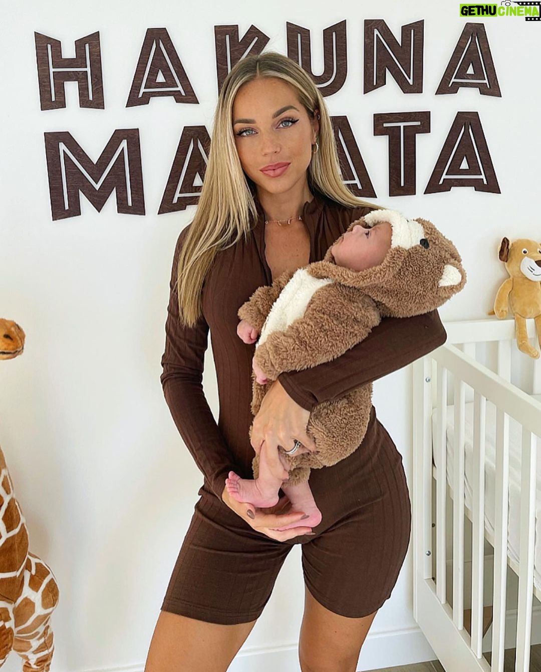 Maddy Burciaga - 366.3K Likes - Mon Pti Ourson 🧸
Je le bouffe dans cet ensemble 🥹
-
Sa combi et la mienne viennent de chez @sheinfrance_ ✨
Jusqu’a -85% pour le Black Friday + mon code MADDY22 ☺️ #SHEINblackfriday #sponsorise