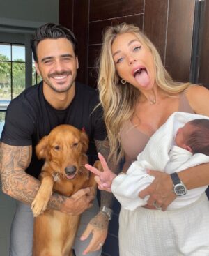 Maddy Burciaga Instagram - La Famille SAMAT s’agrandît 🥹🤍
2022-2021 👶🏻 Welcome ANDREA 👶🏻