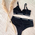 Maddy Burciaga Instagram - @loungeunderwear 🐒 - Ensemble de la NURTURE COLLECTION specialement conçu pour les femmes qui allaitent 👶🏻 #babymama #9monthspregnant Emirate of Dubai