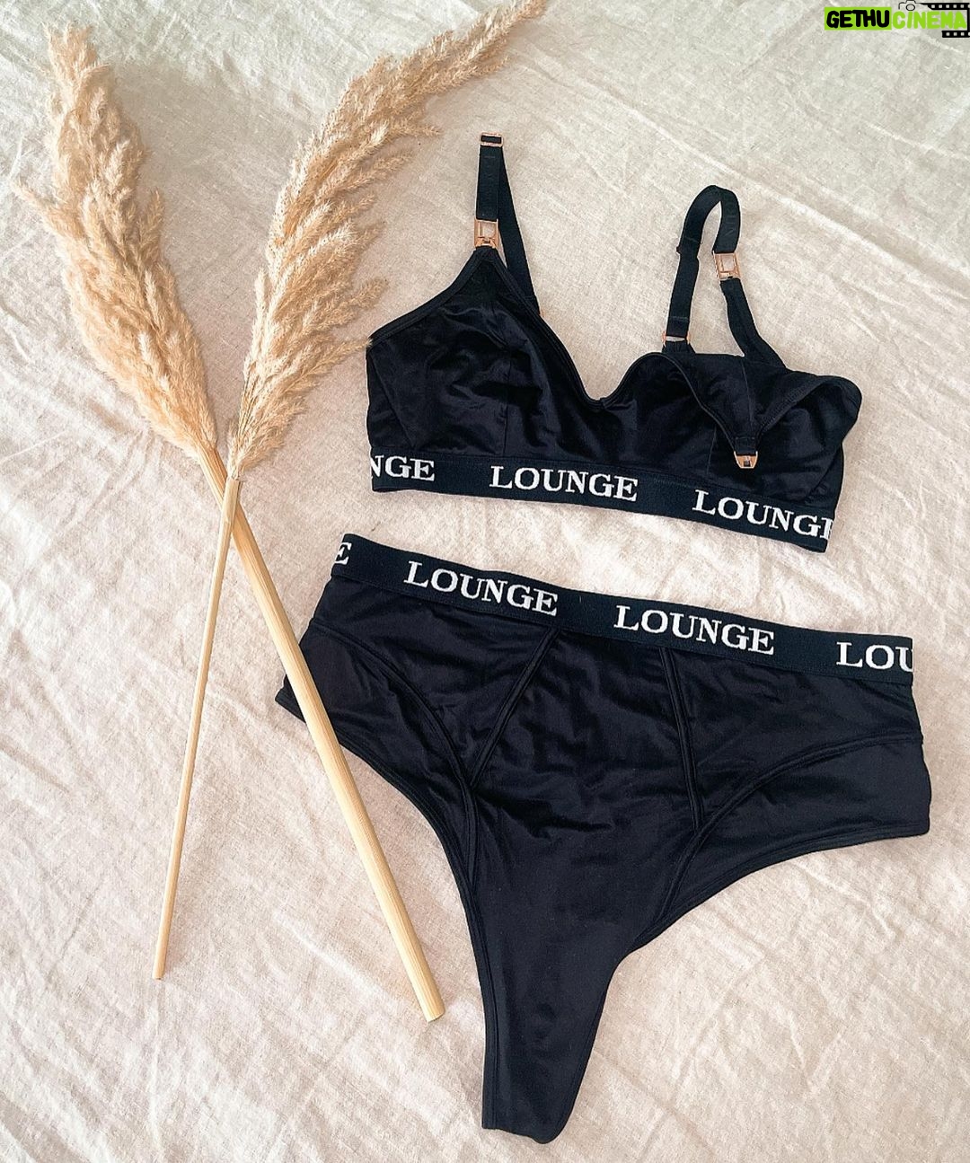 Maddy Burciaga Instagram - @loungeunderwear 🐒 - Ensemble de la NURTURE COLLECTION specialement conçu pour les femmes qui allaitent 👶🏻 #babymama #9monthspregnant Emirate of Dubai