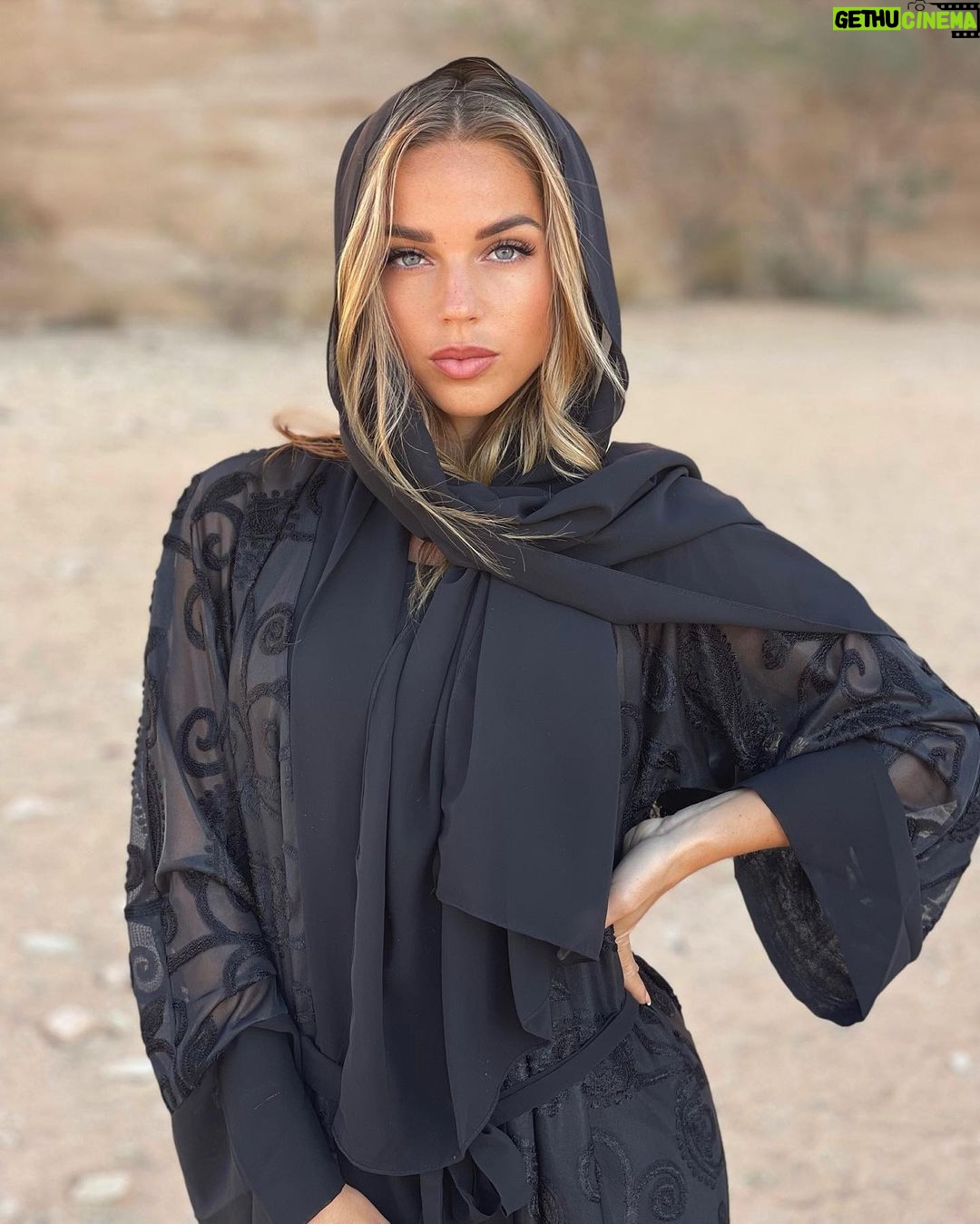 Maddy Burciaga Instagram - Welcome to Saudi 🇸🇦❤️ #Visitsaudi @visitsaudi #experiencealula AlUla, Saudi Arabia