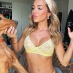 Maddy Burciaga Instagram - Quand tu veux prendre des photos mais que ton chien tape l’incruste 😂🐶 Ps : J’aime trop mon nouvel ensemble @loungeunderwear 💛🌹 Dubai, United Arab Emiratesدبي