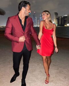 Maddy Burciaga Instagram - Happy Valentine s Day 🌹❤️ #valentinesday Dubai, United Arab Emiratesدبي