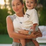 Maddy Burciaga Instagram - Family Weekend 🫶🏼 1 : Golden Hour with My Love ♥️ 2 : Les amours de ma vie 🥹 3 : Andrea très concentré 4 : Oh encore lui ( quand t’es trop fan de ton fils ) 5 : Ma fifille d’amour 🐶 Dubai, United Arab Emirates
