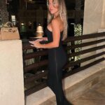 Maddy Burciaga Instagram - J’ai immortalisé ma nouvelle petite Frange, vous aimez ? ✨😁 Souk Madinat Jumeirah Dubai