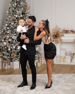 Maddy Burciaga Instagram - Joyeux Noël à Tous ♥️🎅🏼✨