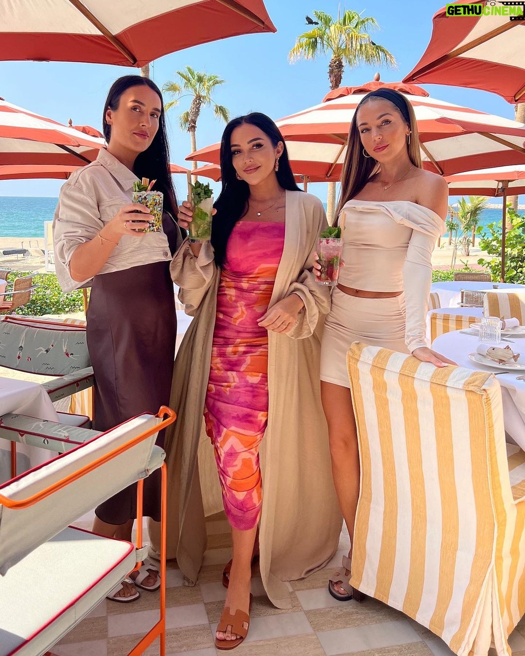 Maddy Burciaga Instagram - Chill Day Entres Girls 🍸 - Look : @sheinofficial @sheinfrance_ Ref : 24203948 🤍 Profitez de réductions sur plus de 300k d’articles et jusqu’à -20% supplémentaires avec mon code ✨ BFPMADDY ✨ #SHEINsinglesday #SHEINforall #publicite Dubai, United Arab Emirates