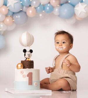 Maddy Burciaga Instagram - 30/09/2022 🥹🎂 
1 an que ce petit être à chamboulé notre vie, cet amour indescriptible qu’on ressent chaque jours, notre petit bonheur, ce petit coquin qui a soufflé sa première bougie 🥹🫶🏼 
Papa & Maman t’aime très fort ❤️
Joyeux anniversaire Andrea 🎂