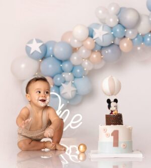 Maddy Burciaga Instagram - 30/09/2022 🥹🎂 
1 an que ce petit être à chamboulé notre vie, cet amour indescriptible qu’on ressent chaque jours, notre petit bonheur, ce petit coquin qui a soufflé sa première bougie 🥹🫶🏼 
Papa & Maman t’aime très fort ❤️
Joyeux anniversaire Andrea 🎂