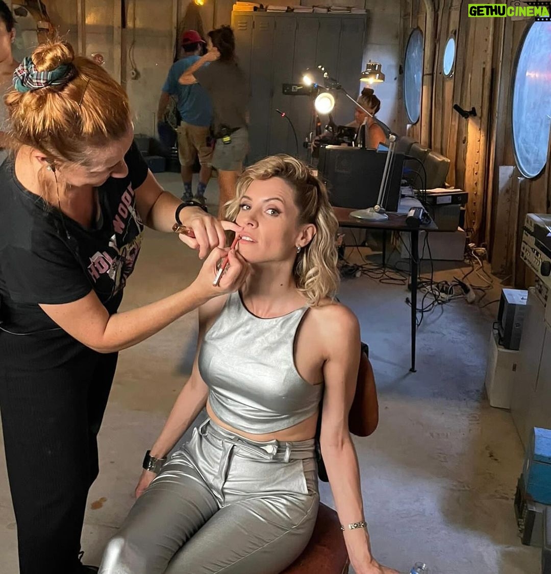 Maggie Civantos Instagram - Hoy se estrena #jaquemate en @primevideo @primevideolat Y no puedo estar mas emocionada de compartir este proyecto que tan feliz me hizo y me dio la oportunidad de trabajar por primera vez en Buenos Aires, que se ha convertido en uno de mis lugares favoritos 🇦🇷la linda Argentina. Espero que veáis la peli y la disfrutéis mucho💋 #jaquemate in @primevideo @primevideolat ....And I can’t be more excited to share this project! It was an amazing experience and make me feel very happy …I could shoot for the first time that has become one of my favorite places, beautiful Argentina. I hope you watch the movie and enjoy it a lot! 💋💋 Buenos Aires, Argentina