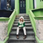 Maggie Civantos Instagram - 🇬🇧💚Notting Hill feels like home 💚🇬🇧 Thanks @hok.living - your houses are beautiful! Fun weekend in chilly London! 🥶 Me encanta el 🏘️, fin de semana de rasquita pero fue divertido … London, United Kingdom