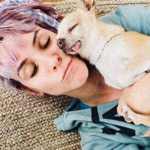 Maggie Civantos Instagram - Tito, vuela alto ❤️ 

…aún asimilando … es difícil sintetizar todo los sentimientos …aun escucho sus patitas caminando por la casa…
…siempre me sentí muy afortunada por haberlo encontrado. Ahora solo me quedar recordar y  agradecer cada segundo de los ocho años que estuvimos juntos, mi amigo y compañero de viaje.
Agradecida por todo el amor que me dio, las risas, lo mucho que aprendí de él, de mi perro, de la lealtad,la paciencia, el amor y la poderosa compañía, amigo inseparable. 
Gracias Tito por ser tan especial! 

I’m so grateful for every second I have lived next to him He taught me so many beautiful things…he was an angel ❤️ 
Forever @tito_superdog ❤️ 
Descansa en paz