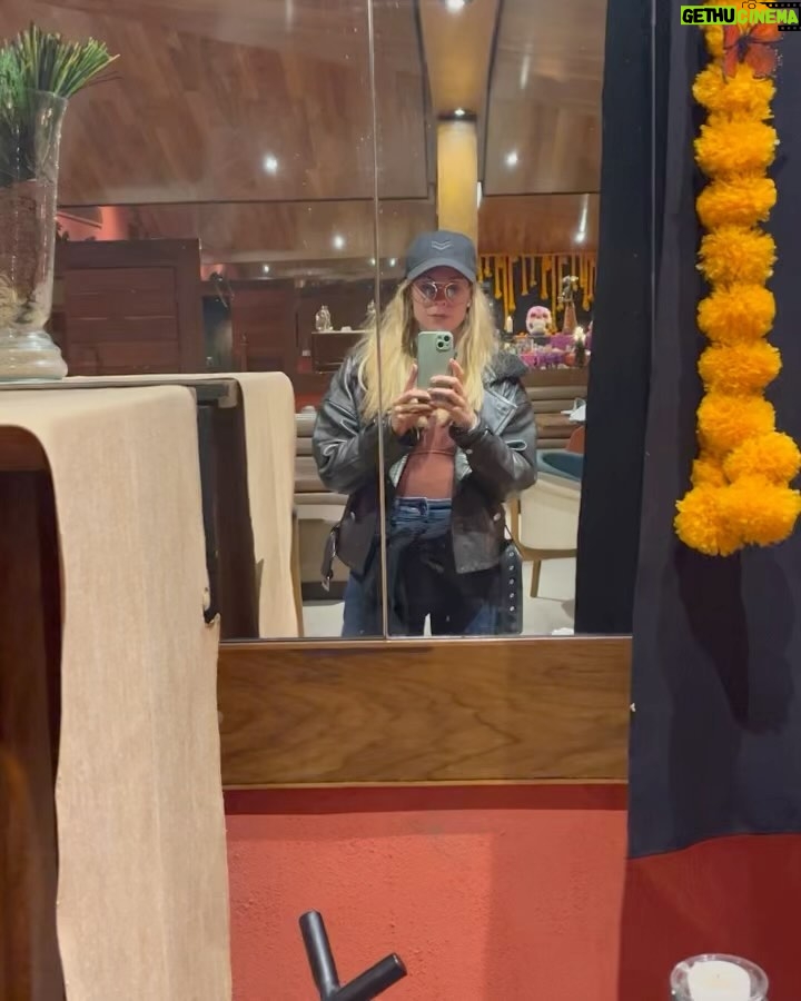 Maggie Civantos Instagram - un Noviembre mexicano! 🇲🇽❤️ … Mexican November, see you soon🤞I wish!