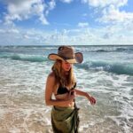 Maggie Civantos Instagram - un Noviembre mexicano! 🇲🇽❤️ … Mexican November, see you soon🤞I wish!
