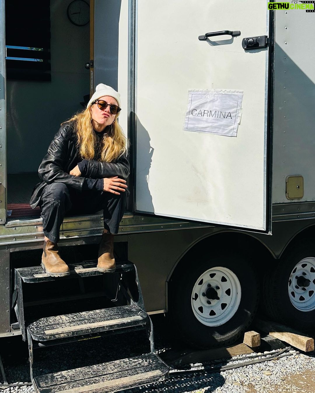 Maggie Civantos Instagram - Hoy si que el revoltijo de emociones es grande! mixed feelings … it’s a wrap!🎥 #versalles Os voy a extrañar… I’m going to miss you, chingones! 🖤 Monterey, Mexico