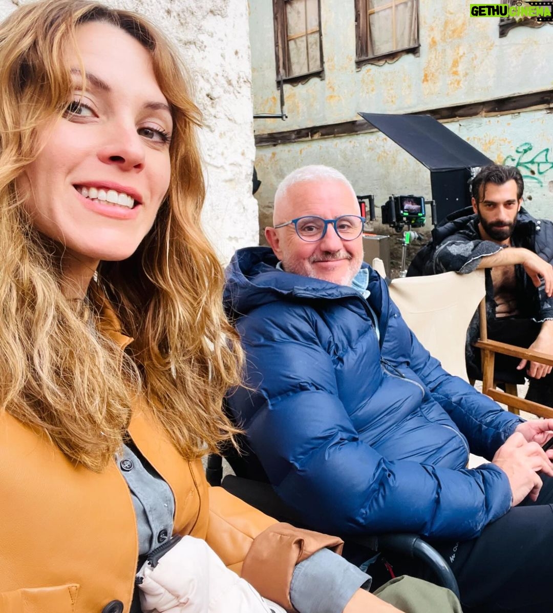 Maggie Civantos Instagram - Hoy se estrena @la_pasion_turca_ en @atresplayer Y no os podéis imaginar la emoción y ganas que tengo de que la disfrutéis porque está hecha con muuucha pasión… fue un proyecto intenso, muy particular para mi, donde conocí gente increíble y donde además de dejarnos la piel, también tuvimos momentos inolvidables, de muchas risas… Ahora ya es vuestra… This project was so special for me, it was a unique experience. We worked intensively with incredible people and pushed the boundaries. … we had fun, and laughed a lot… I wish you could enjoy with the passion we shared!