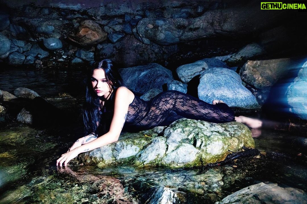 Maggie Lindemann Instagram - you’re the blood that flows through my veins
