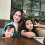 Mahhi Vij Instagram – Breakfast with my bebos 

@tarajaymahhi 
@khushiray2014