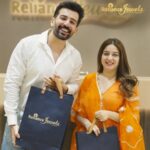 Mahhi Vij Instagram - This Diwali, I wanted to surprise our family with special gifts. @mahhivij introduced me to @RelianceJewels’ Swarn Banga collection, and it instantly felt like the right choice to express my love and gratitude. I decided to surprise my mother and sister with stunning diamond and gold necklaces from this collection. And, to make it even more special, I picked a beautiful and stylish piece for the most special person in my life, @mahhivij The Swarn Banga collection is truly awe-inspiring, drawing inspiration from the rich art and culture of Bengal. It has genuinely captivated my heart. The jewellery pieces are intricately designed and reflect the mesmerising art of Terracotta temples, the peaceful resonance of Shantiniketan, and the colourful celebration of Durga Pujo. If you’re also on the lookout for the perfect Diwali gifts for your family, explore Reliance Jewels’ Swarn Banga Collection, today. Hope you have a Happy Diwali! #RelianceJewels #BeTheMoment #RelianceJewelsXJayBhanushali #RelianceJewelsXMahhiVij #SwarnBangaCollection #FestiveJewellery #Diwali #DiwaliJewellery Mumbai, Maharashtra