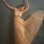 Malaika Arora Instagram - Dress - @sharnitanandwana Jewellery- @tarafinejewellery Hair - @umang.artist Makeup - @makeup_renuka Styled by - @stylebykarishmaa Managed by - @naureen.abdullah Photography- @kevin.nunes.photography
