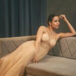 Malaika Arora Instagram - Dress - @sharnitanandwana Jewellery- @tarafinejewellery Hair - @umang.artist Makeup - @makeup_renuka Styled by - @stylebykarishmaa Managed by - @naureen.abdullah Photography- @kevin.nunes.photography