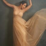 Malaika Arora Instagram - Dress - @sharnitanandwana Jewellery- @tarafinejewellery Hair - @umang.artist Makeup - @makeup_renuka Styled by - @stylebykarishmaa Managed by - @naureen.abdullah Photography- @kevin.nunes.photography