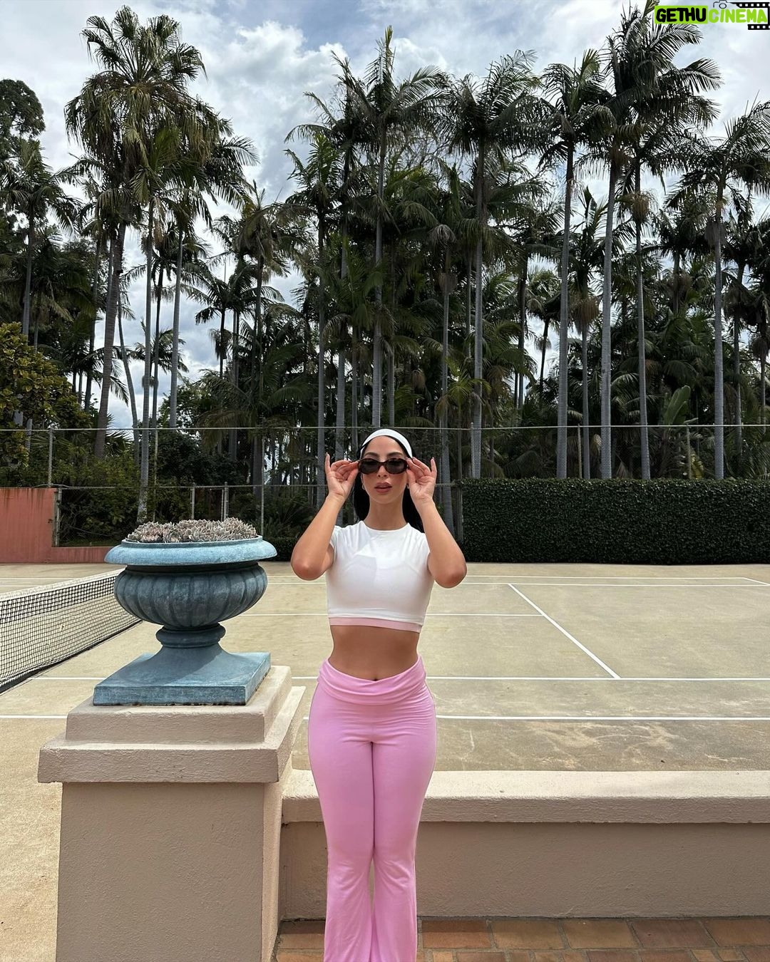 Mar铆a Chac贸n Instagram - Girl therapy con @clarinsusa 馃尭 Beverly Hills, California