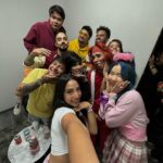 María Chacón Instagram - Pues ya salieron los dos primeros capítulos de @lolmx_oficial y yo también sigo impactada con mi desempeño en la casa me la pasé espectacular🤣 a mi me dijeron que fuera a divertirme у me lo tome muy enserio. Aquí les dejo unos BTS de esta experiencia surreal 😂💀