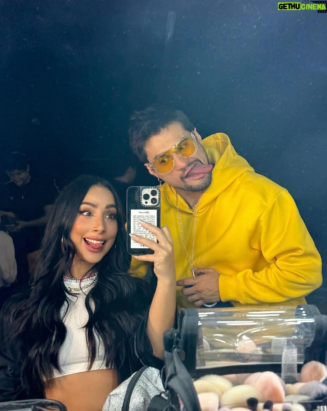 María Chacón Instagram - Pues ya salieron los dos primeros capítulos de @lolmx_oficial y yo también sigo impactada con mi desempeño en la casa me la pasé espectacular🤣 a mi me dijeron que fuera a divertirme у me lo tome muy enserio. Aquí les dejo unos BTS de esta experiencia surreal 😂💀