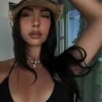 María Chacón Instagram - andaba bien salvame del olvidoooo con este outfit 🤠
