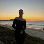 María Chacón Instagram - enamorada de este vestido @arte_attire 🖤