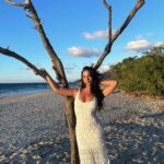 María Chacón Instagram - atardecer bonito ✨✨ @conradpuntademita Conrad Punta de Mita
