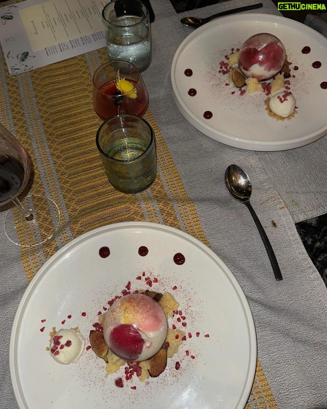 Mar铆a Chac贸n Instagram - v day date en @conradpuntademita 馃尮鉂わ笍