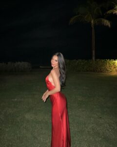 María Chacón Instagram - v day date en @conradpuntademita 🌹❤️
