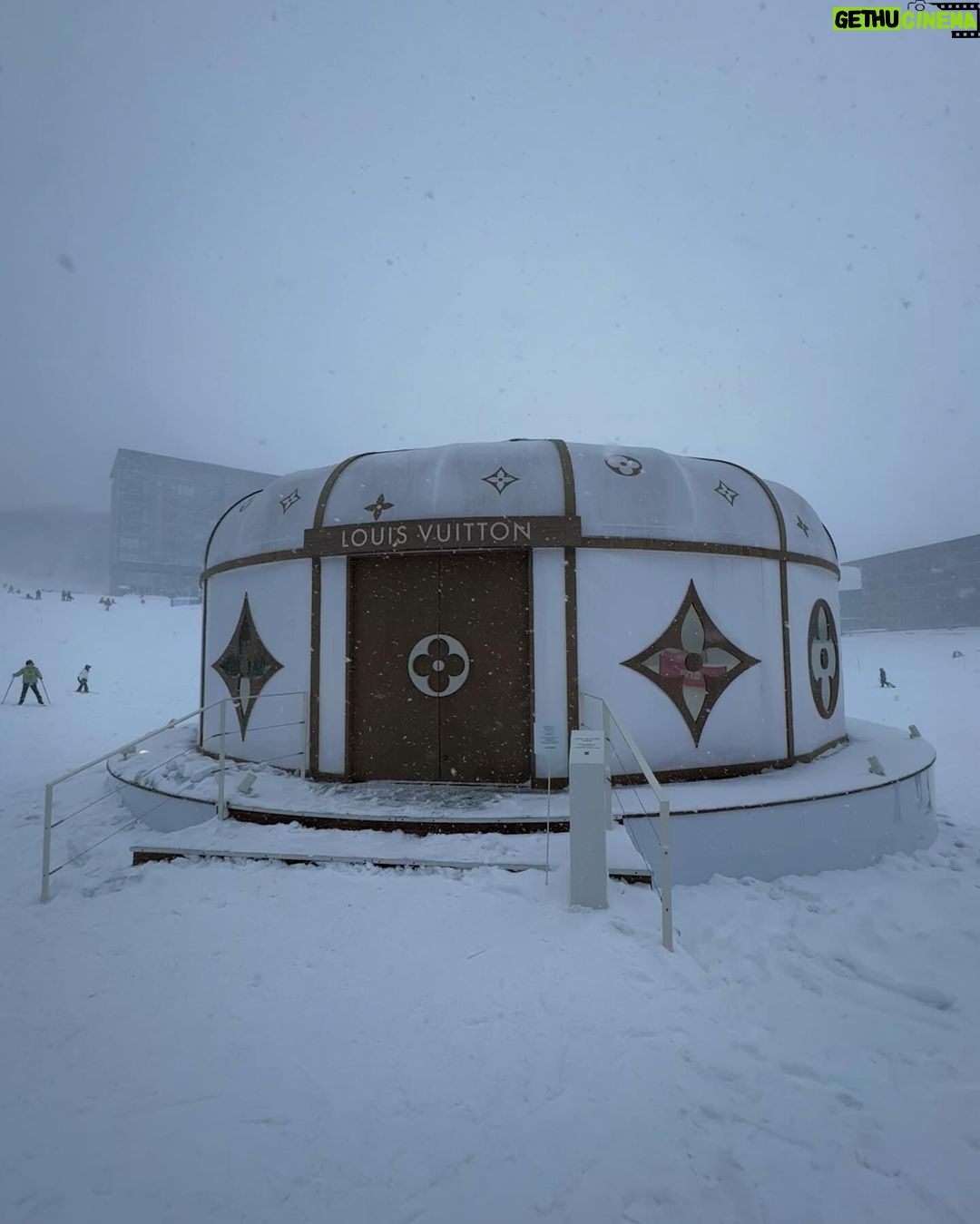 Mar铆a Chac贸n Instagram - winter wonderland 馃椈 Niseko, Hokkaido