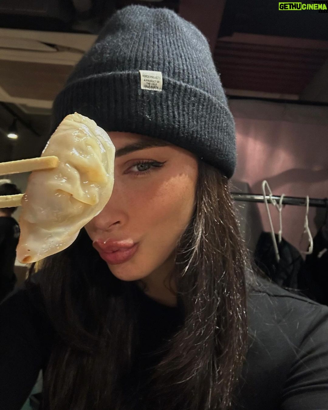 María Chacón Instagram - año nuevo en tokyo 🍜🥢🥟🇯🇵🏯 Tokyo, Japan