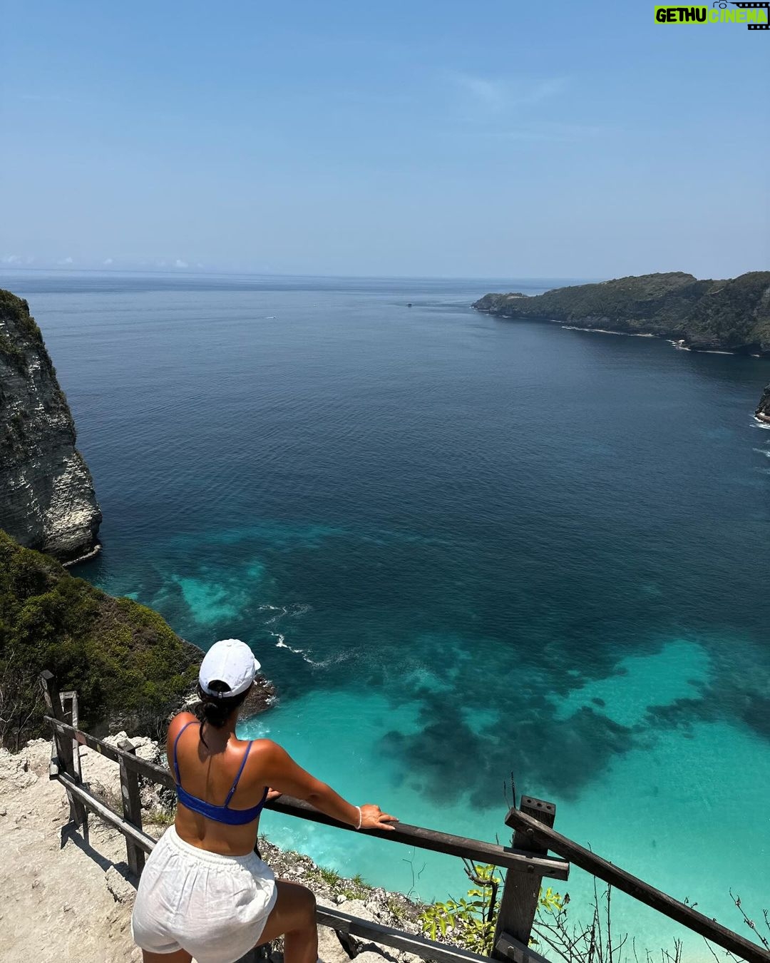 María Chacón Instagram - algunas de mis fotos favoritas de 2023 que no postee ✨ -flower fiels en carlsbed, cali. -st Barths -Costa Rica -nusa penida -punta mita -amalfi coast -ubud, bali -Río de Janeiro -Colombia -brindando con mi gente más cercana a salud de mi papá con los vinos que tenían sus etiquetas. 🤍 Agradecida por tantos recuerdos hermosos que me dio este año. ❤️