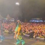 María Chacón Instagram - Un cuerpo a lo galactic ella pa perrear se sabe toda la tactic… No superamos lo bueno que estuvo este año el @cocacola_flow ❤️ Coca-Cola Flow Fest