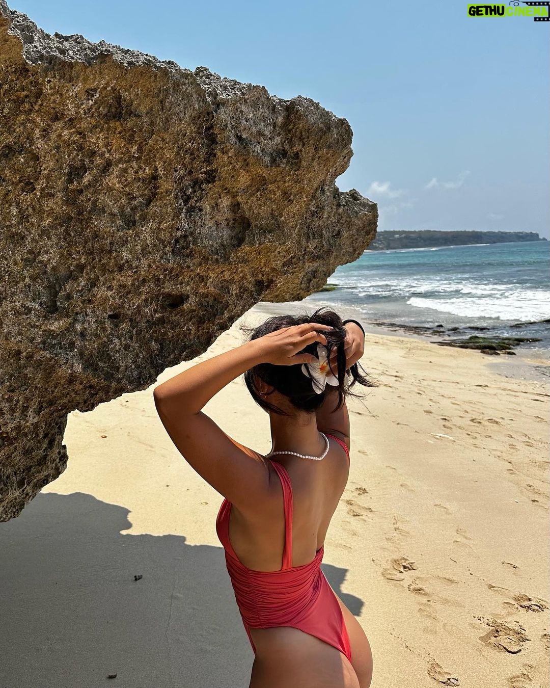 María Chacón Instagram - happy memories ☀️🌊🏄♀️🏍️🌼 Bali, Indonesia