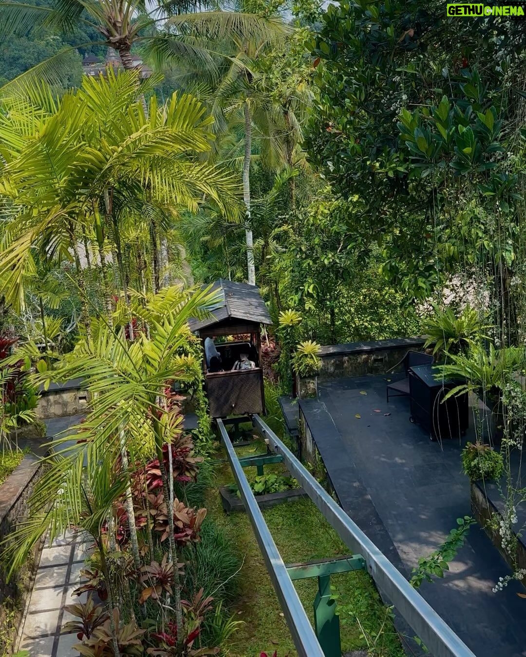 María Chacón Instagram - encontramos un pedacito de paraíso en @hanginggardensofbali 🌴☁️ gracias por hacer de nuestra experiencia algo inolvidable 🙏 Hanging Gardens Of Bali